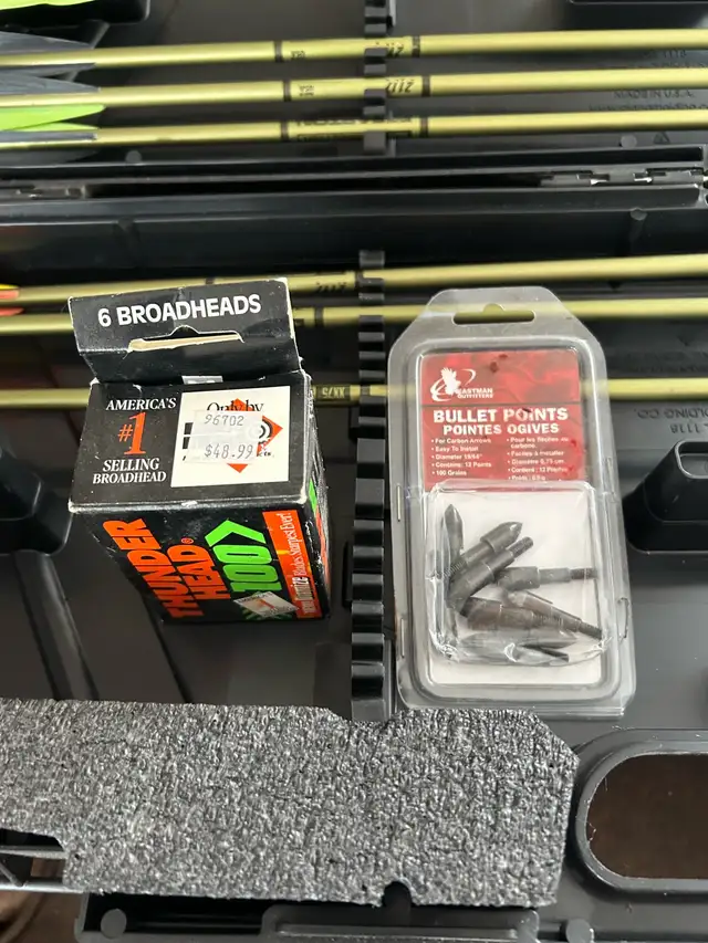 Bear Whitetail EL compound bow and accessories - Photo 5