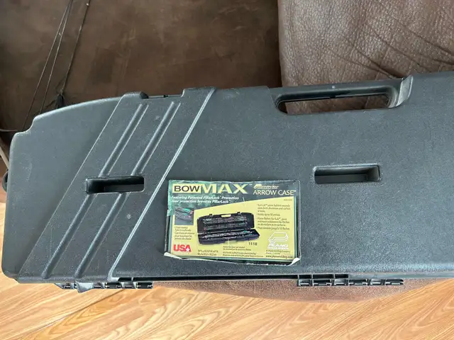 Bear Whitetail EL compound bow and accessories - Photo 6