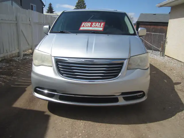 2011  CHRYSLER TOWN & COUNTRY - Photo 8