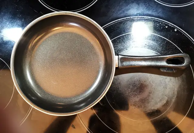 8 inch Non Stick Frying Pan - Photo 2