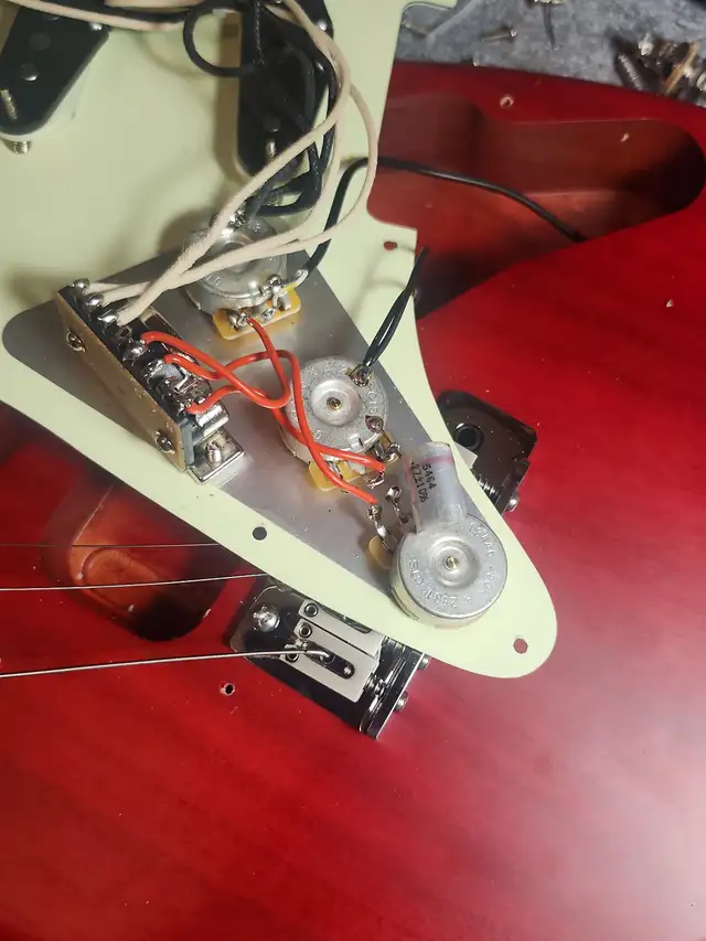 Guitar setup The Guitar Shoppe Calgary - Photo 5