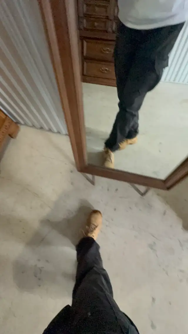 Free delivery used Vintage Ornate Wooden Wall Mirror - Photo 8