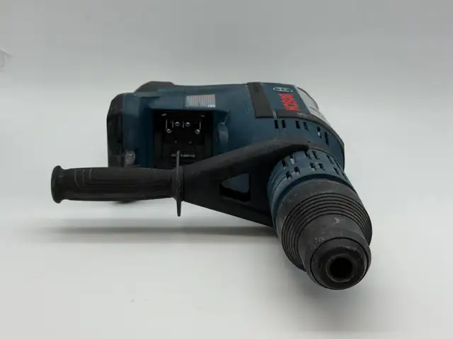 Bosch 18V SDS-Max Rotary Hammer 1-7/8' (GBH18V-45C)- $899 - Photo 2