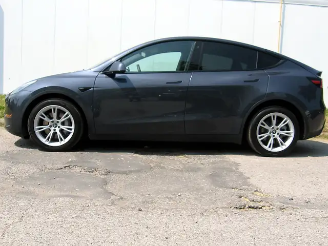2023 Tesla Model Y Long Range AWD TESLA WARR 2031 - Photo 4