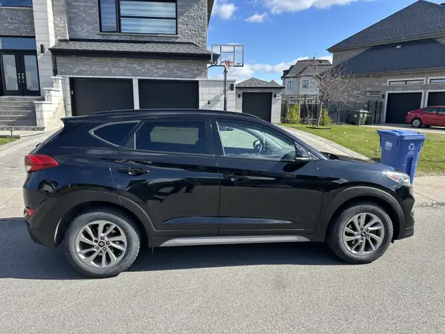 2018 Hyundai Tucson SE AWD (1 taxe) - 1 seul propriétaire - Photo 2