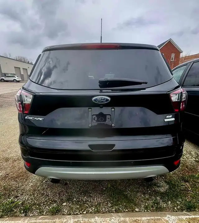 2017 Ford Escape SE – Fully Loaded (As-Is) - Photo 3