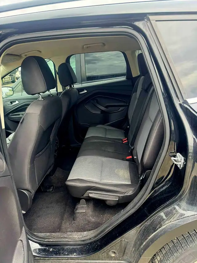 2017 Ford Escape SE – Fully Loaded (As-Is) - Photo 6