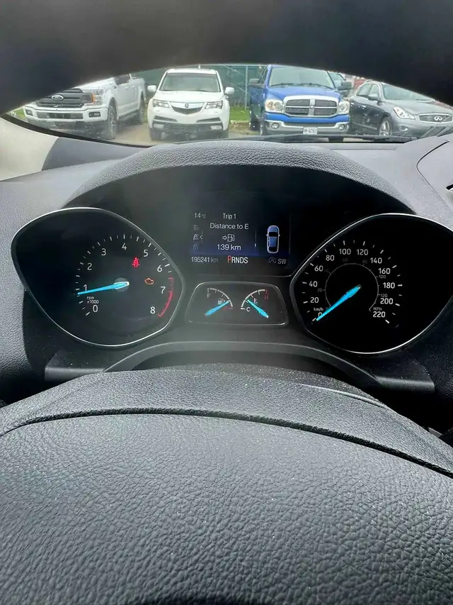 2017 Ford Escape SE – Fully Loaded (As-Is) - Photo 7