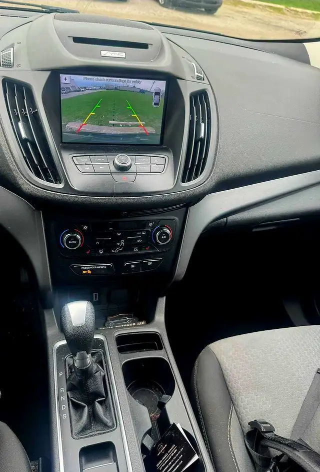 2017 Ford Escape SE – Fully Loaded (As-Is) - Photo 9