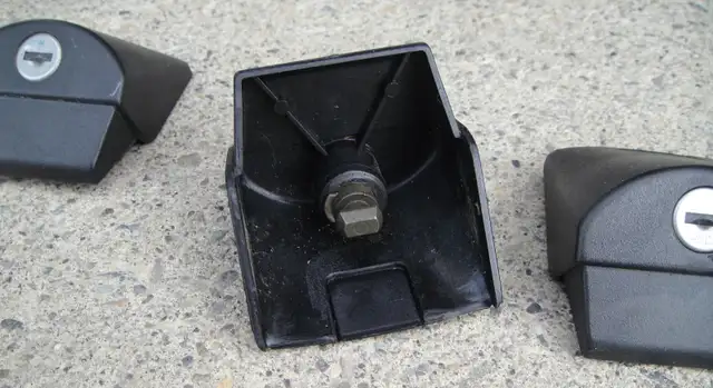 SPORT RACK FRONTIER CROSS BAR LOCKING END CAPS - Photo 4