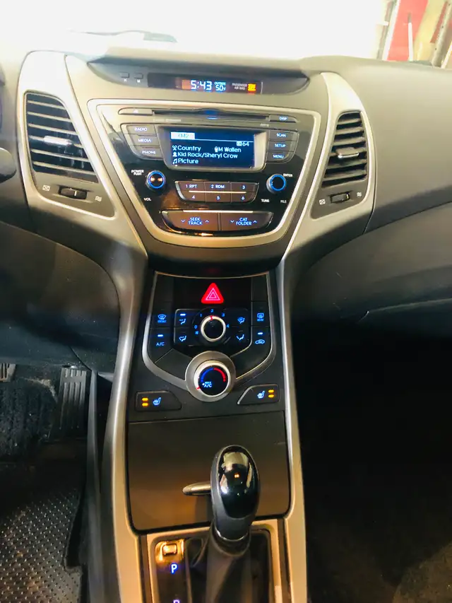 GARANTIE/ HYUNDAI ELANTRA SPORT/ TOIT OUVRANT/ COMME NEUVE/BIJOU - Photo 9