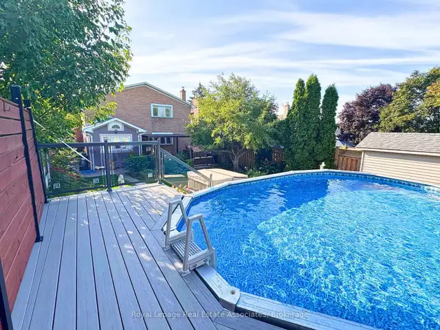 ✨ PRIVATE BACKYARD OASIS IN MISSISSAUGA – YOUR PERFECT FAMILY HO - Photo 6