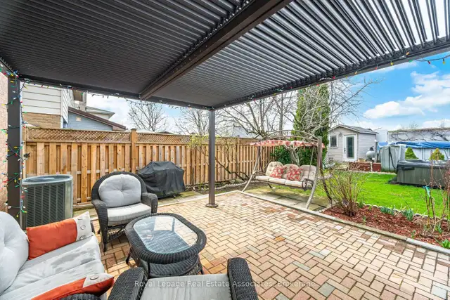 ✨ PRIVATE BACKYARD OASIS IN MISSISSAUGA – YOUR PERFECT FAMILY HO - Photo 17