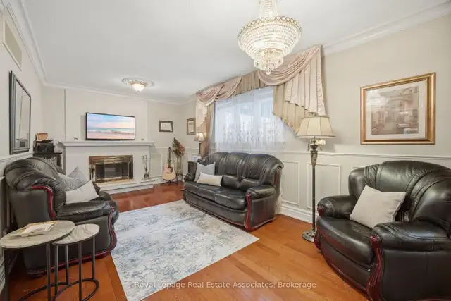 ✨ PRIVATE BACKYARD OASIS IN MISSISSAUGA – YOUR PERFECT FAMILY HO - Photo 30