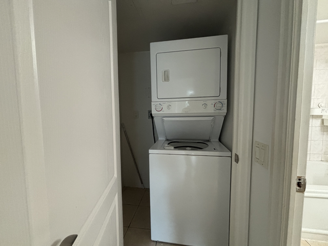 1 Bedroom condo for rent w/ parking at North York Centre - Photo 6