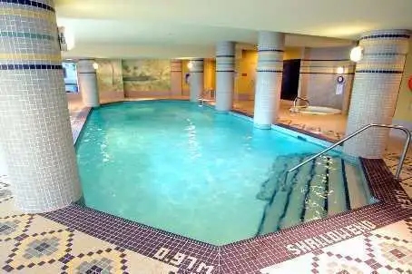 1 Bedroom condo for rent w/ parking at North York Centre - Photo 7