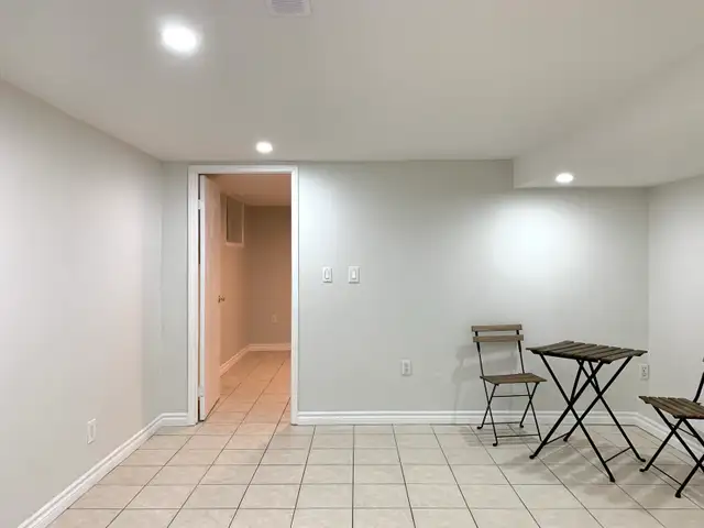 East Downtown (Woodbine/Danforth) ONE bdrm $1475 - Photo 6