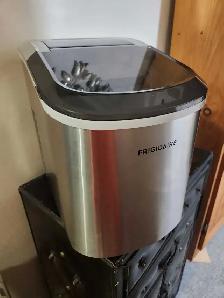 ICE MAKER BOWMANVILLE