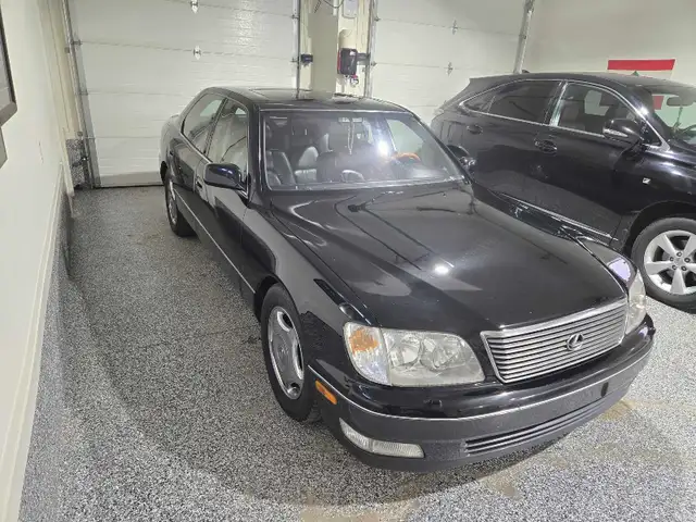 2000 Lexus LS 400 - Photo 2