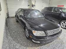 2000 Lexus LS 400 - Photo 2
