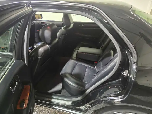 2000 Lexus LS 400 - Photo 6