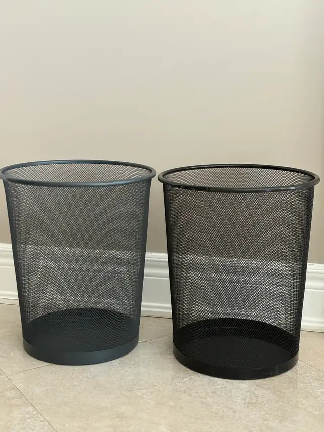 Set of 3 Wire Mesh Garbage Bins – Excellent Condition