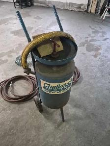 Sand Blasting pot plus 2 guns and hoses