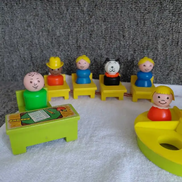 10 Bonhommes Fisher-Price Little People et 14 accessoires - Photo 5