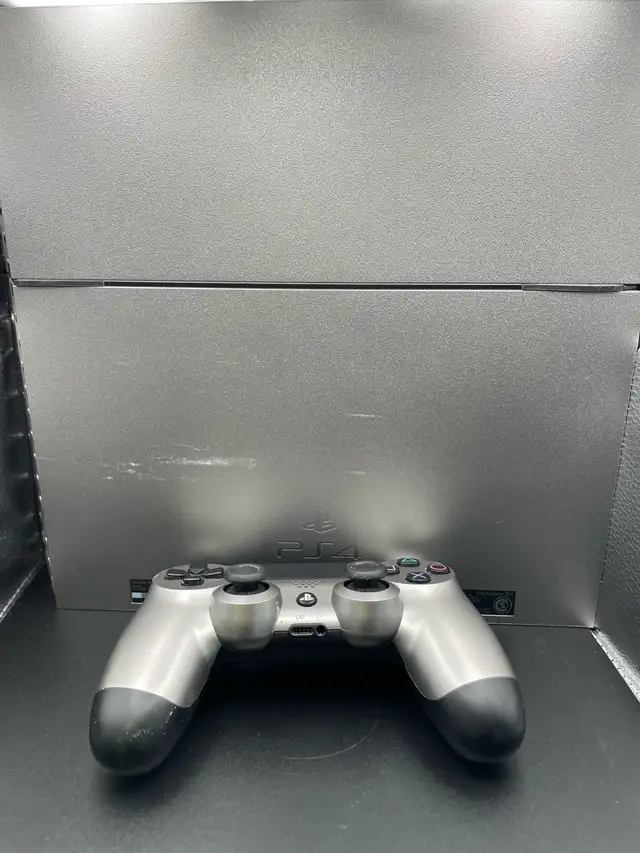 PS4 BATAMN ARKHAM KNIGHT SPECIAL EDITION 500GB - Photo 2