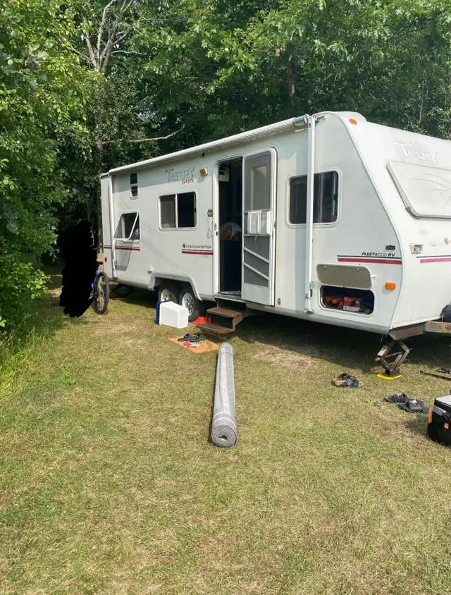 2002 Fleetwood Terry Trailer