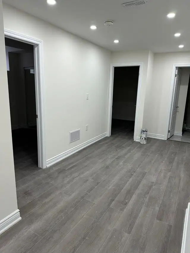 2 Bedroom Basement Apartment - Photo 2