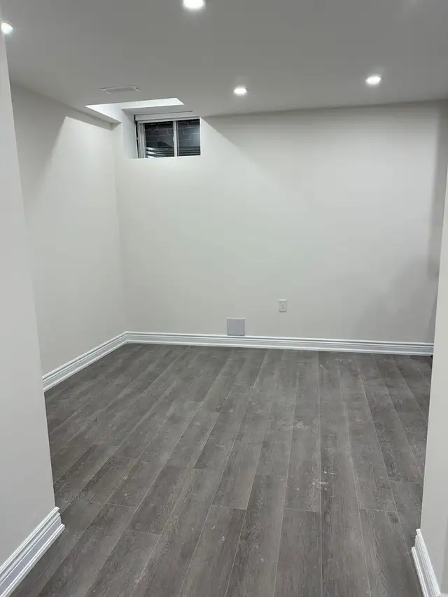 2 Bedroom Basement Apartment - Photo 4