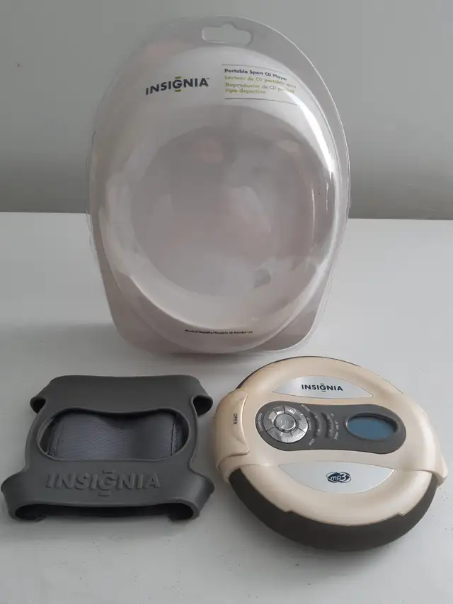 INSIGNIA WALKING SPORT PORTABLE RADIO MP3 CD PLAYER (New) - Photo 3