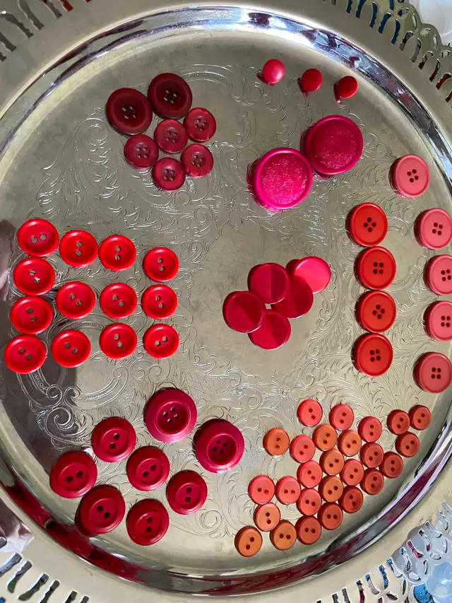 Over 160 lovely RED and  BLUE  Buttons - Photo 3