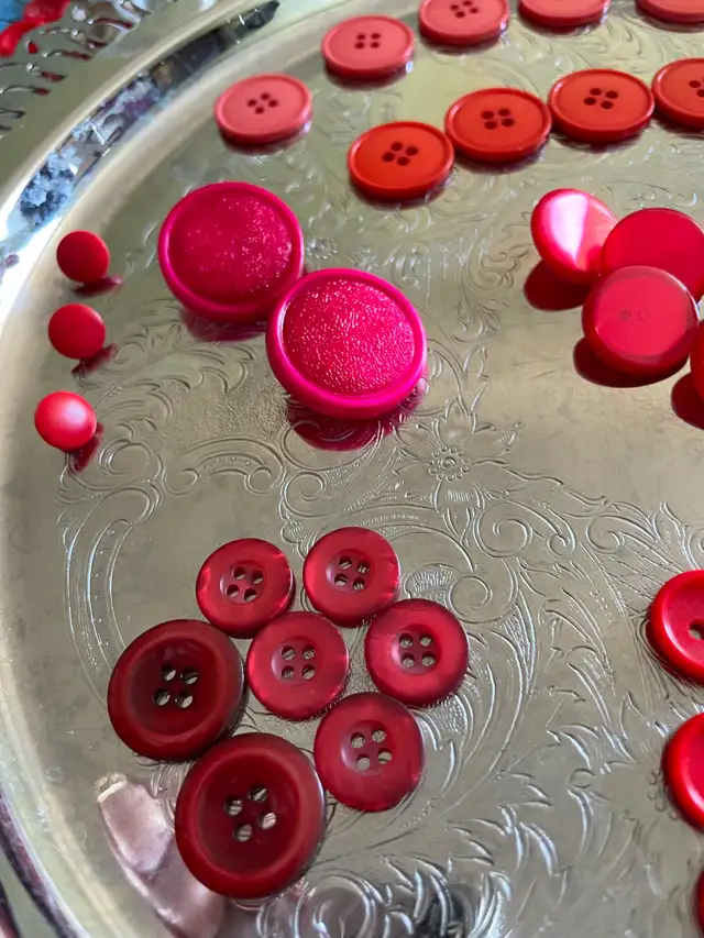 Over 160 lovely RED and  BLUE  Buttons - Photo 6