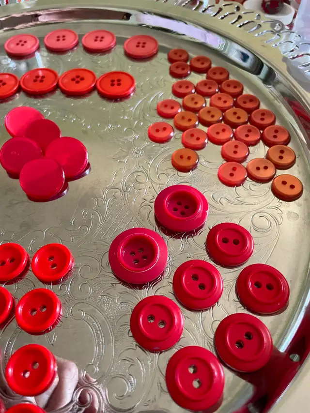 Over 160 lovely RED and  BLUE  Buttons - Photo 7