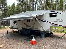 Fifth-Wheel Travel Trailer