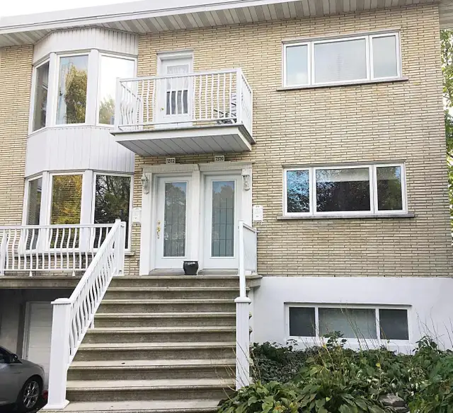 5 1/2 avec 6000pi2 de cour  et spa - Photo 9