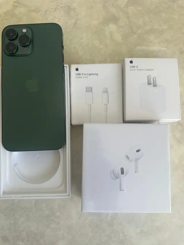 iPhone 13 Pro 256gb 0.5 issue Airpods/Charger Set/Delivery