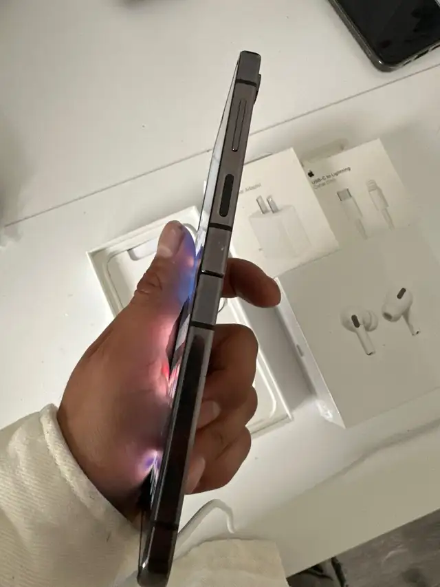 Samsung Galaxy fold flip 5 256GB Airpods/Delivery - Photo 8