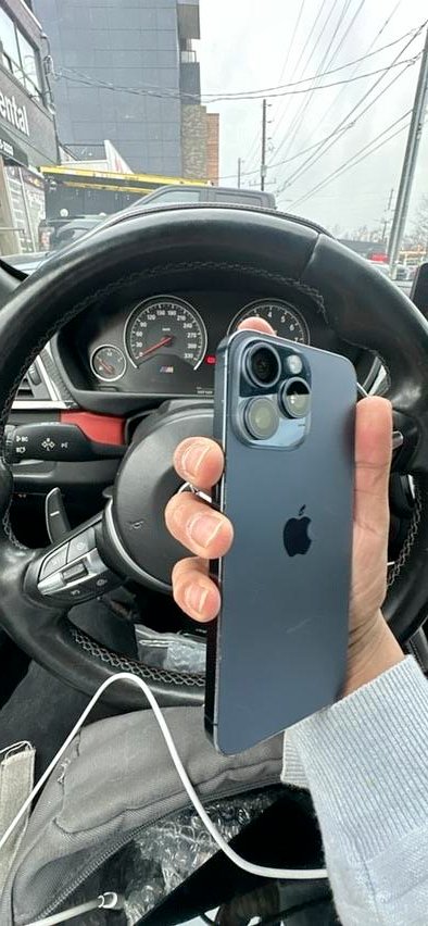 iPhone 15 Pro Max 256gb minor scuffs Airpods Pkg/Delivery - Photo 3