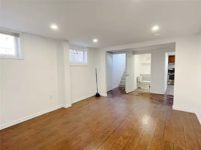 2 Bedrooms apt near Mohawk in Hamilton west mountain - Photo 6