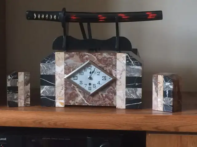 FABULOUS LOOKING 3 PIECE ART DECO FRENCH MARTI MARBLE CLOCK SET - Photo 2