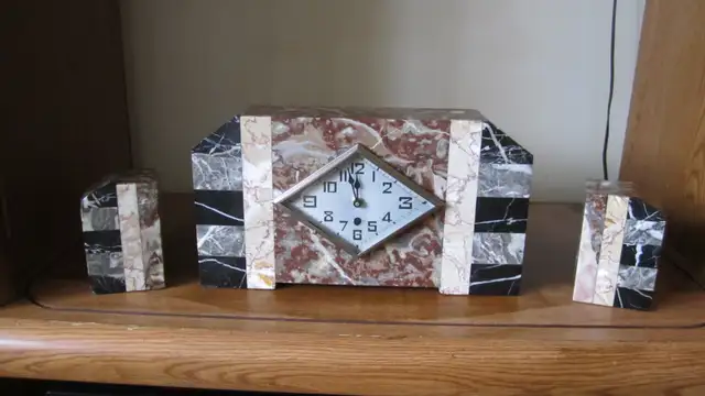 FABULOUS LOOKING 3 PIECE ART DECO FRENCH MARTI MARBLE CLOCK SET - Photo 5