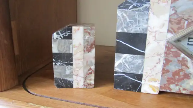 FABULOUS LOOKING 3 PIECE ART DECO FRENCH MARTI MARBLE CLOCK SET - Photo 7