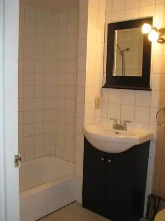 Appartement lumineux de 3 chambres| Verdun| Renovated 3 bedroom - Photo 4