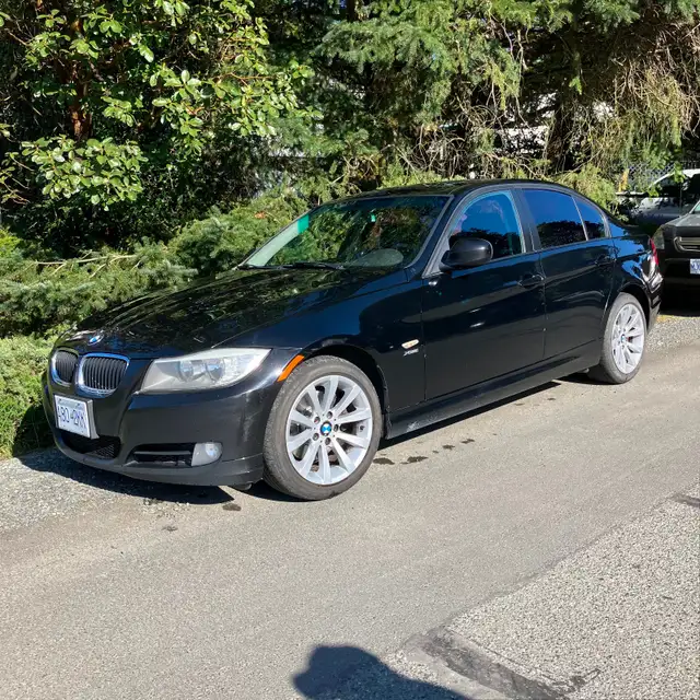 2011 BMW 328xi - Photo 2