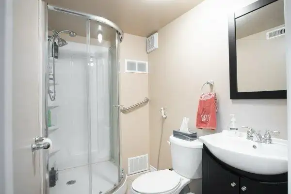 Room for rent - Photo 6