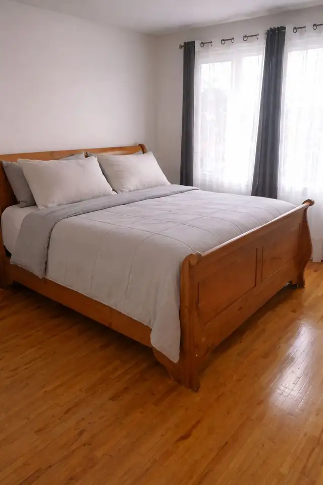 NDG Large and bright 5 1/2 for the 1st of July - Photo 2