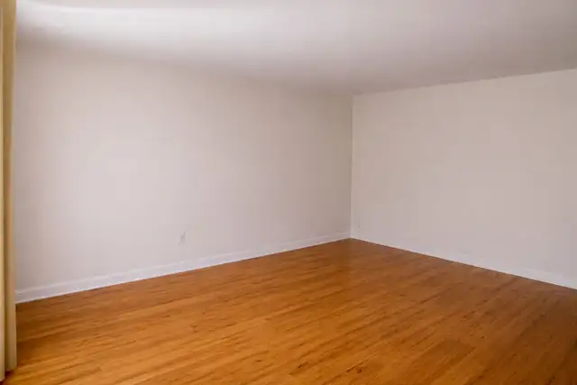 NDG Large and bright 5 1/2 for the 1st of July - Photo 3